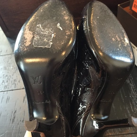 LOUIS VUITTON CLAUDIA PUMP-MINT CONDITION-6/36 - Picture 2 of 5